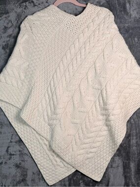 Aran Irish Merino Wool Sweater Poncho Cable Knit Cream One Size Coastal Boho